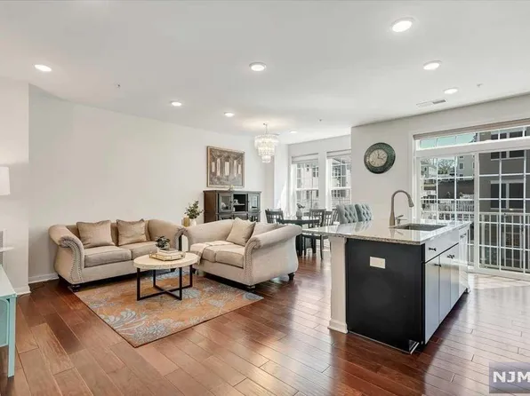 126 Wesmont Dr, Wood Ridge, NJ 07075