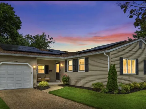 1 Hamilton Dr, Clementon, NJ 08021