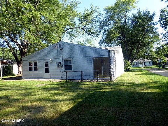 4th image of 2103 Miller Dr