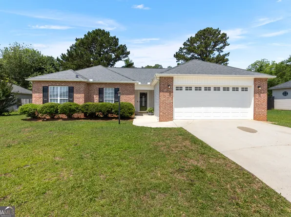 140 Castle Pines Dr, Bonaire, GA 31005