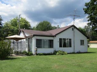4842 River Rd, Houghton Lake, MI 48629