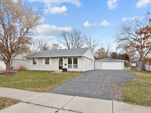 413 S Oltendorf Rd, Streamwood, IL 60107