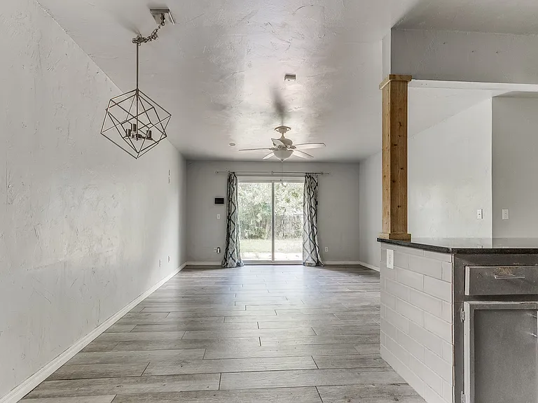 105 Paul Ave — Photo 36