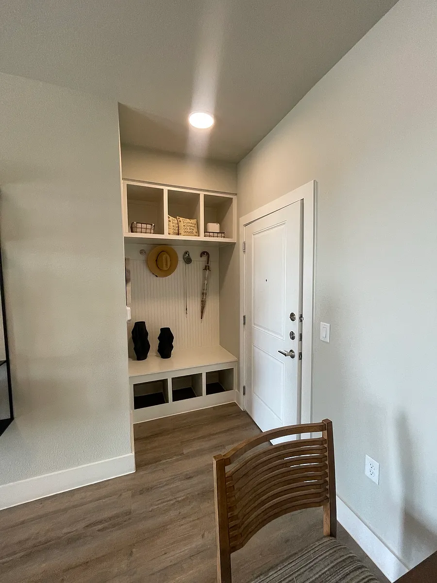 Building Photo - Rollingwood Dr