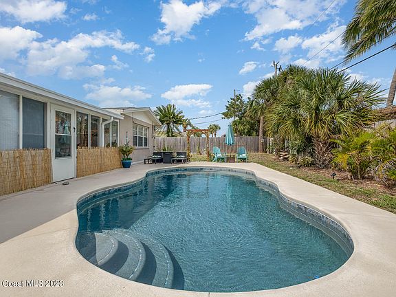 3rd image of 609 Verbenia Dr