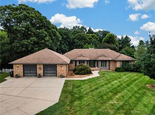 16138 N Leprechaun Ln, Effingham, IL 62401