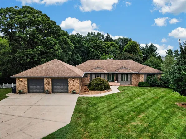 16138 N Leprechaun Ln, Effingham, IL 62401