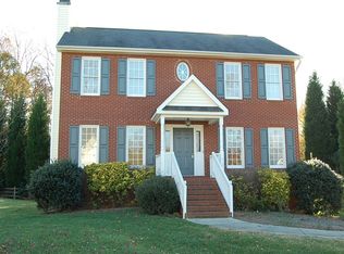 170 Stonburg Rd, Clemmons, NC 27012