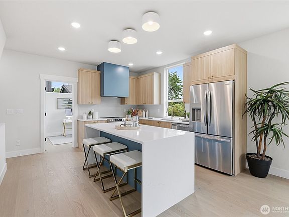 2nd image of 1405 29th Avenue