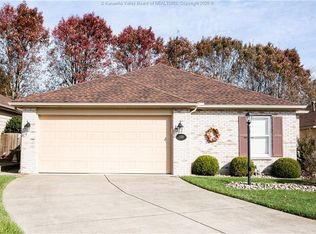 1106 Oakbridge Dr, Hurricane, WV 25526