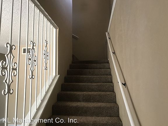 3rd image of 124 Pebble Creek Dr