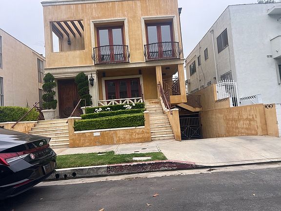 3rd image of 109 S Swall Dr #1