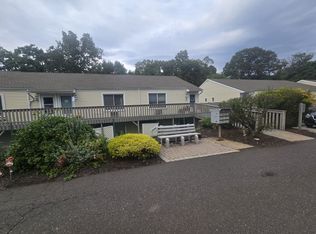 359 E Mitchell Ave #359, Cheshire, CT 06410