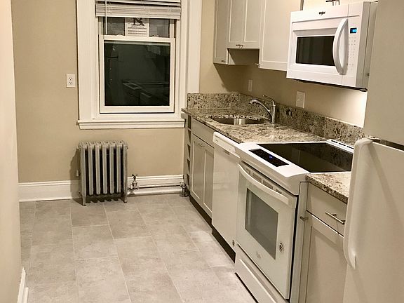 2nd image of 52 Strathmore Rd APT 46