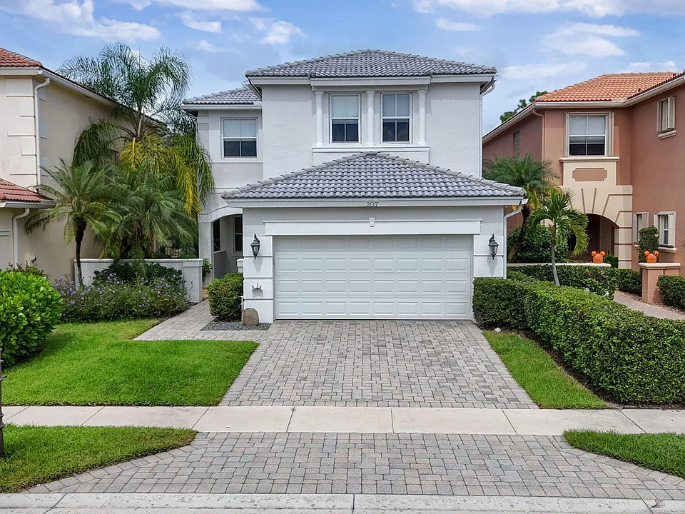 207 Isle Verde Way