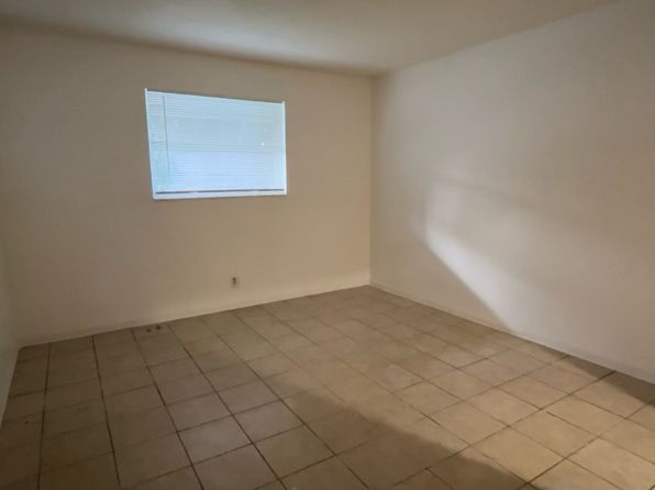 200 SW 8th Ave #1