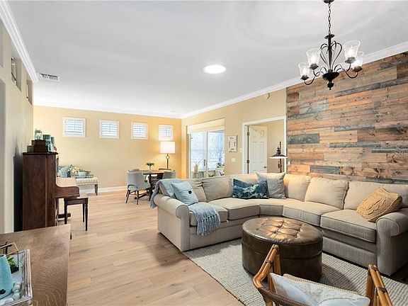 3rd image of 155 Peregrine Ct
