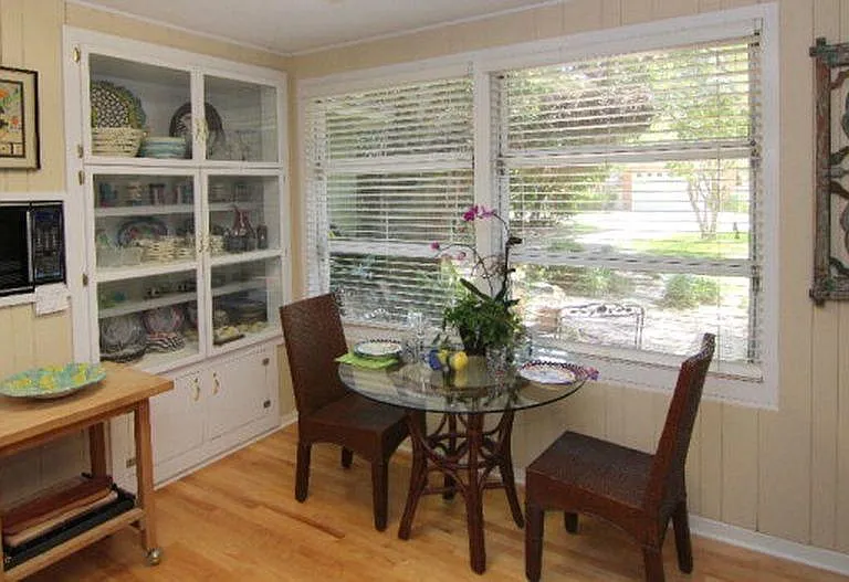 In Kitchen Dining