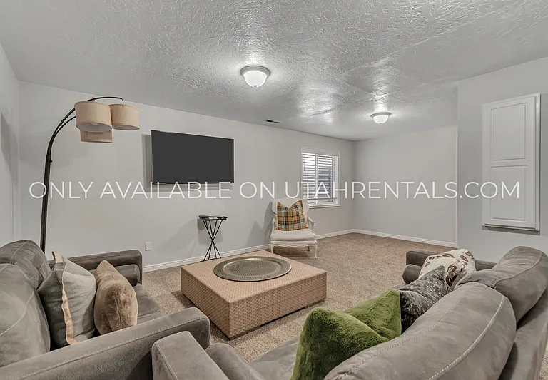 232 W 200 N — Photo 20