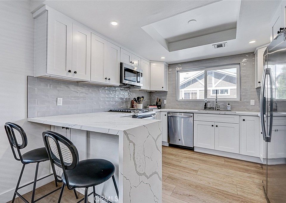 1st image of 1917 Nelson Ave Unit E