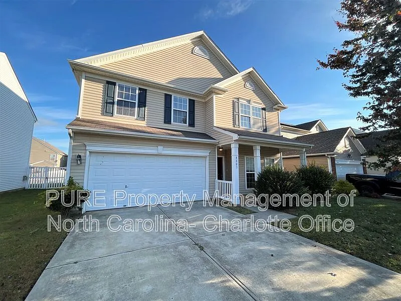 4 bed, 2.5 bath, 2472 sqft, $2,479 — Photo 3