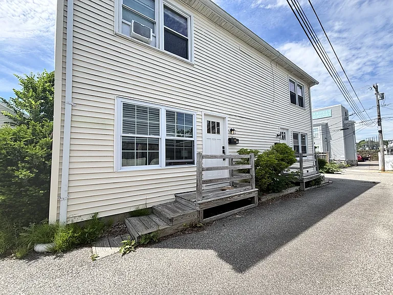 27 Weaver Ave #A — Photo 1