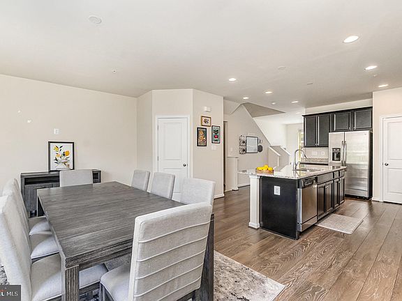 5th image of 1018 Edenberry Way