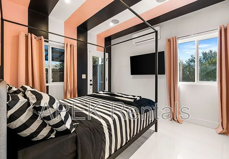 2325 N Girasol Ave — Photo 8