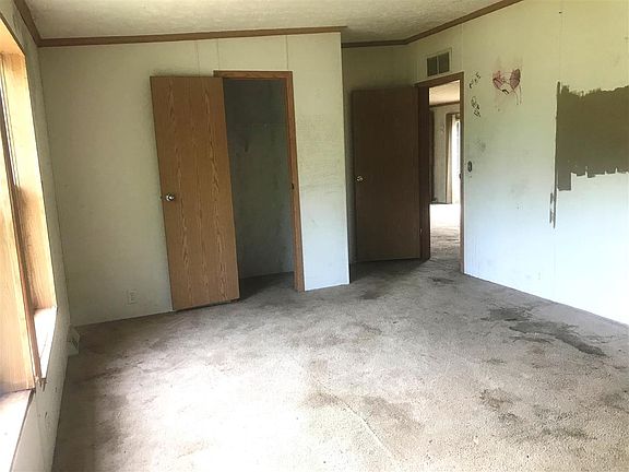 4th image of 303 E State Road 32