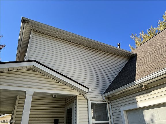 3rd image of 9813 Elwell Ave