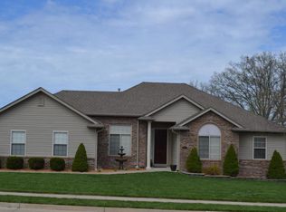 5001 Chesapeake Ln, Columbia, MO 65202