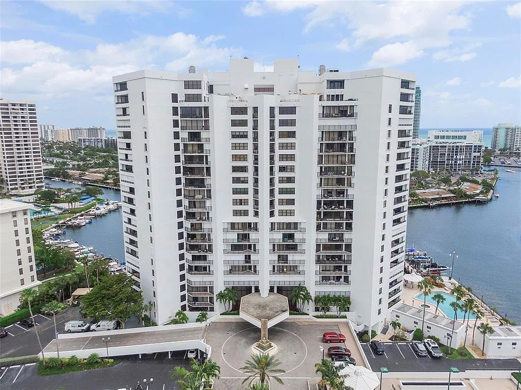 300 Three Islands Blvd — Photo 1