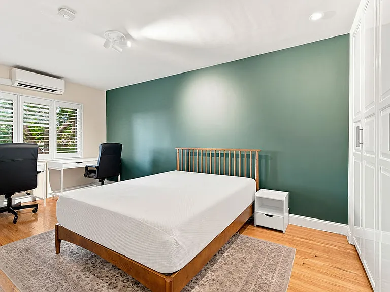 1615 N Laurel Ave #214 — Photo 16