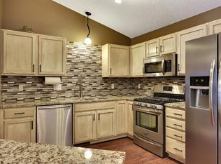 9820 Zinnia Ln N, Maple Grove, MN 55369