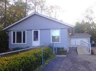 1332 Walnut Dr, Round Lake Beach, IL