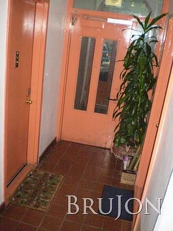 1st image of 623 E 6th St APT 5