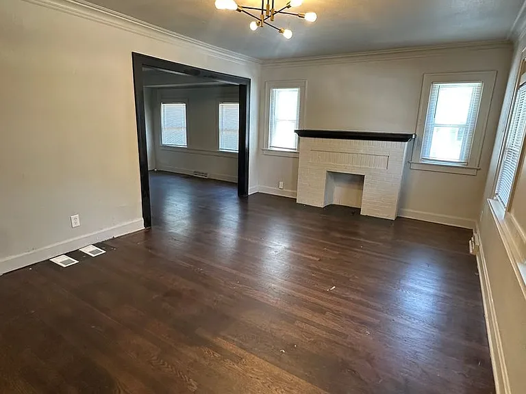 2217 Drury Ave — Photo 2