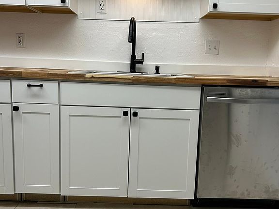 4th image of 8605 Zircon Dr SW #6