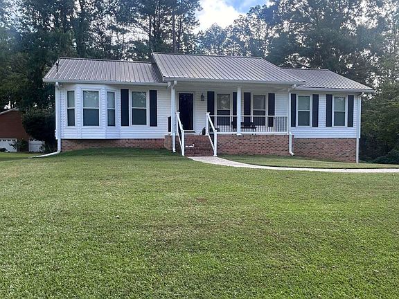 2nd image of 2725 Windwood Dr