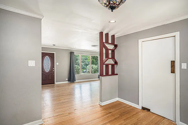 1229 Wiltshire Ave — Photo 6