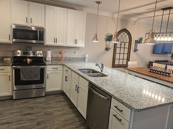 5th image of 253 Primrose Dr