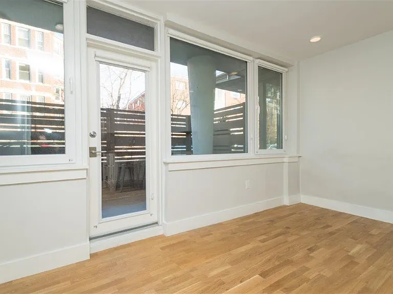 338 Harvard St #2 — Photo 8