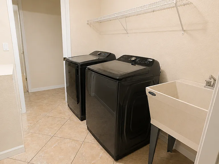 1750 N Valencia Dr — Photo 12
