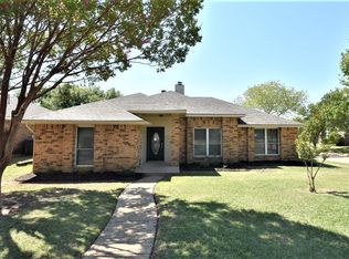 1038 Fairview Ct, Mesquite, TX 75181