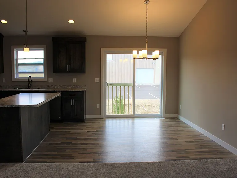 1748 Morning Glory Dr — Photo 9
