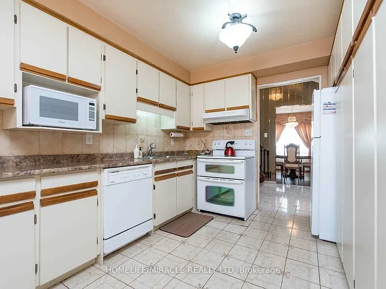 850 Chippenham Dr — Photo 4
