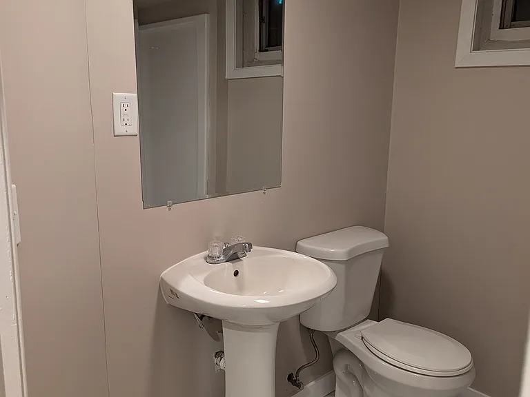 Lower level 3/4th bath