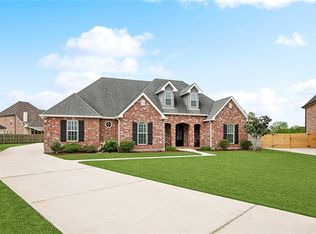 126 New Hope Rd, Belle Chasse, LA 70037