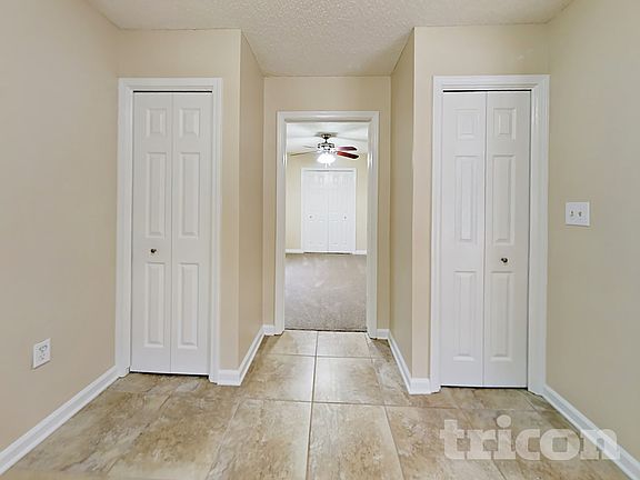 5th image of 832 Worth Rd