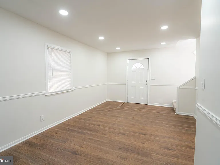 2409 Greeley Pl — Photo 11
